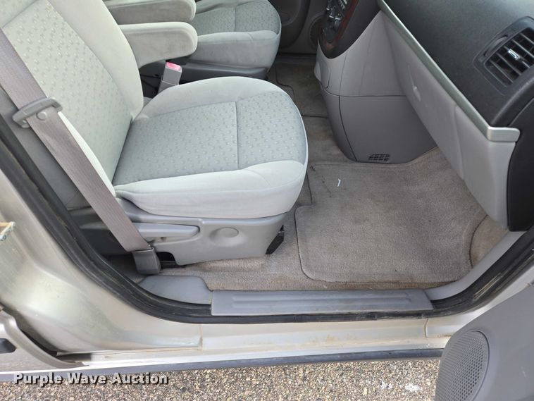 image for item ES2811 2008 Chevrolet Uplander van