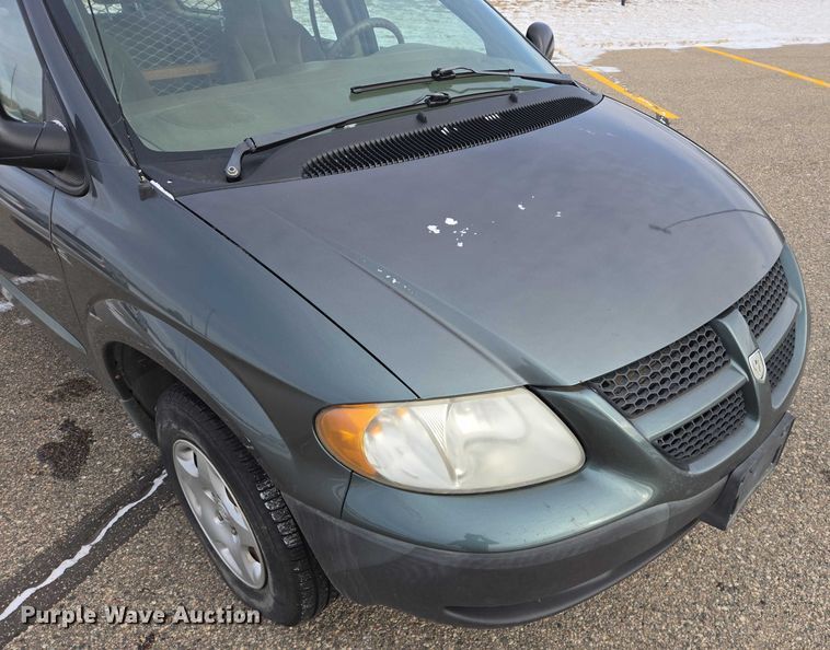 image for item ES2812 2002 Dodge Caravan van
