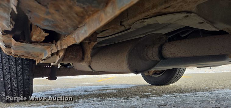 image for item ES2812 2002 Dodge Caravan van