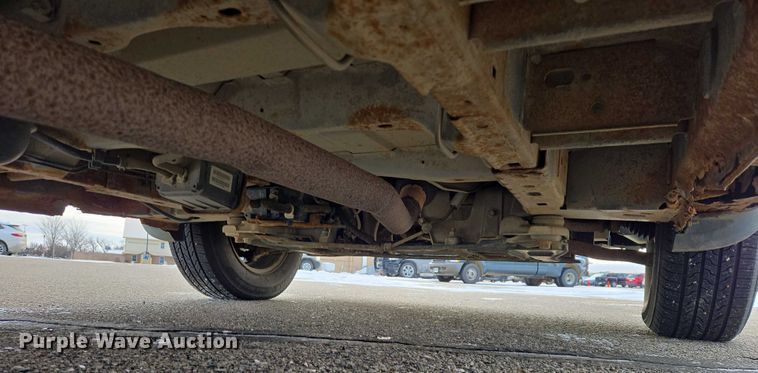 image for item ES2812 2002 Dodge Caravan van