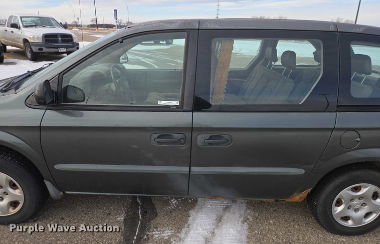 image for item ES2812 2002 Dodge Caravan van