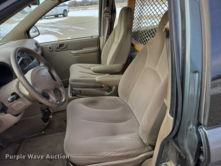 image for item ES2812 2002 Dodge Caravan van