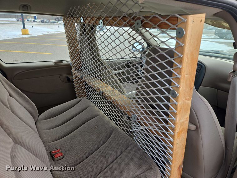 image for item ES2812 2002 Dodge Caravan van