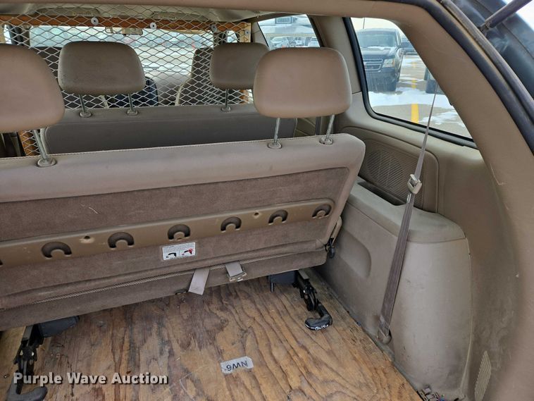 image for item ES2812 2002 Dodge Caravan van