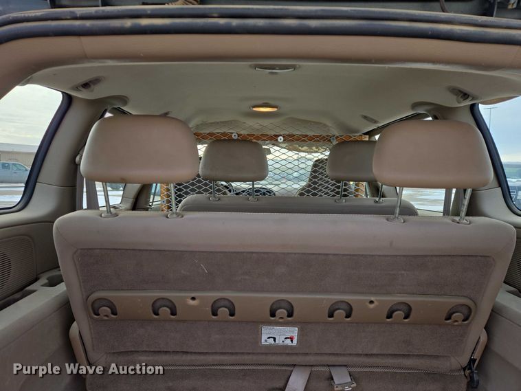 image for item ES2812 2002 Dodge Caravan van