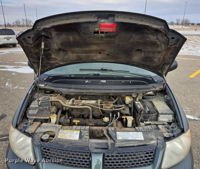 image for item ES2812 2002 Dodge Caravan van