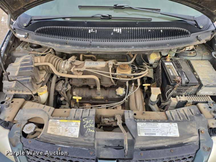 image for item ES2812 2002 Dodge Caravan van