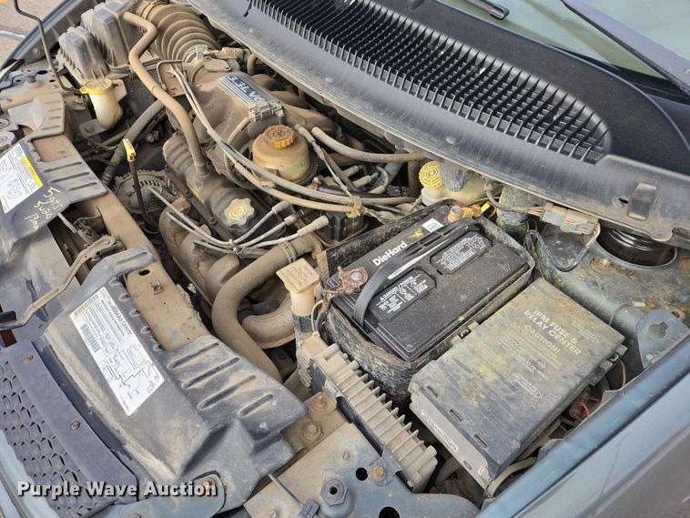 image for item ES2812 2002 Dodge Caravan van