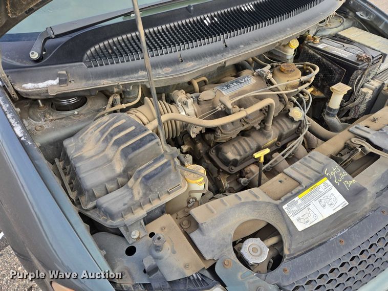 image for item ES2812 2002 Dodge Caravan van