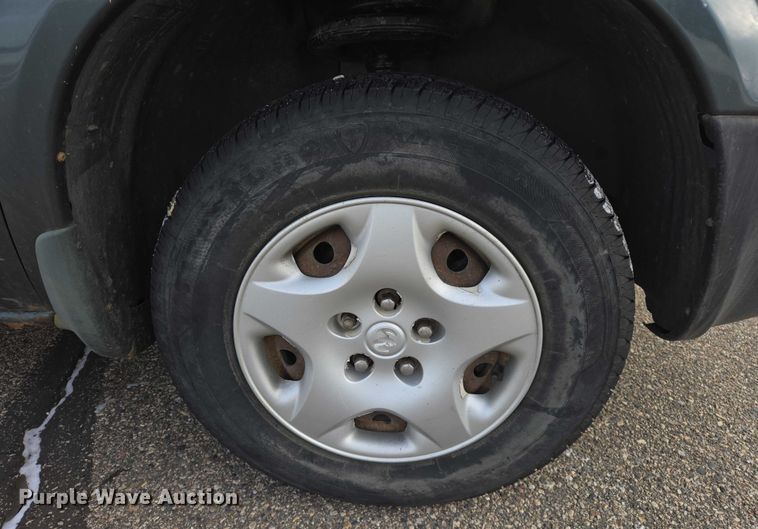 image for item ES2812 2002 Dodge Caravan van