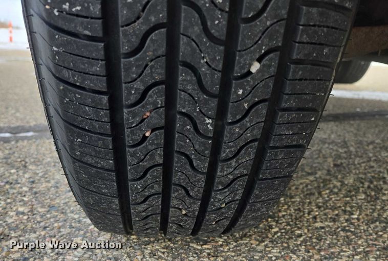 image for item ES2812 2002 Dodge Caravan van