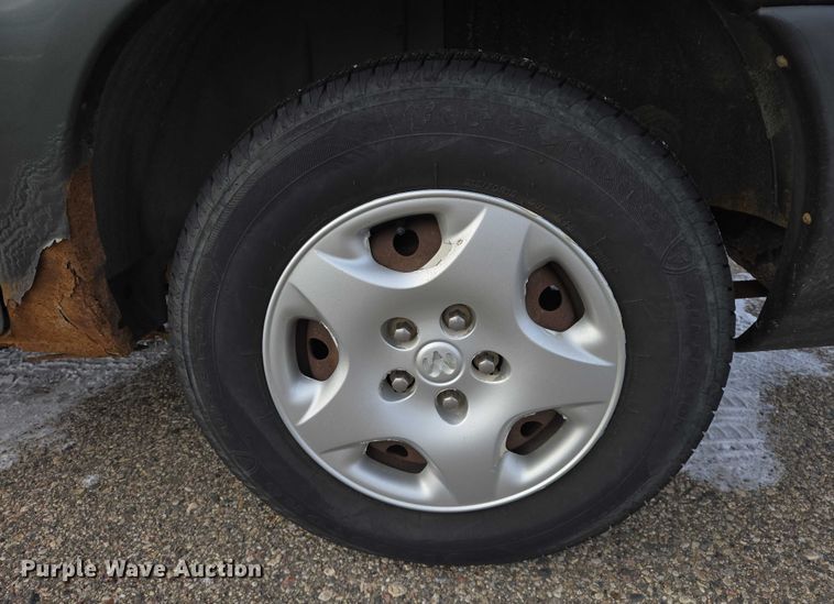 image for item ES2812 2002 Dodge Caravan van