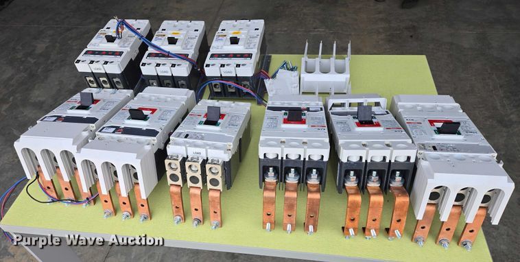 image for item ES2816 (9) Eaton circuit breakers