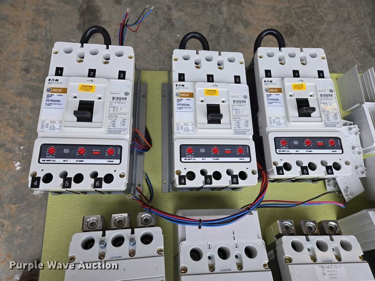 image for item ES2816 (9) Eaton circuit breakers