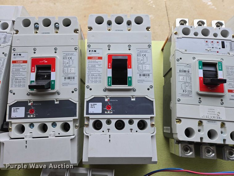 image for item ES2816 (9) Eaton circuit breakers