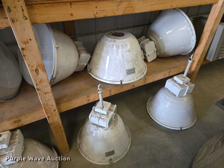 image for item ES2817 (10) Lithonia Lighting M59 lights