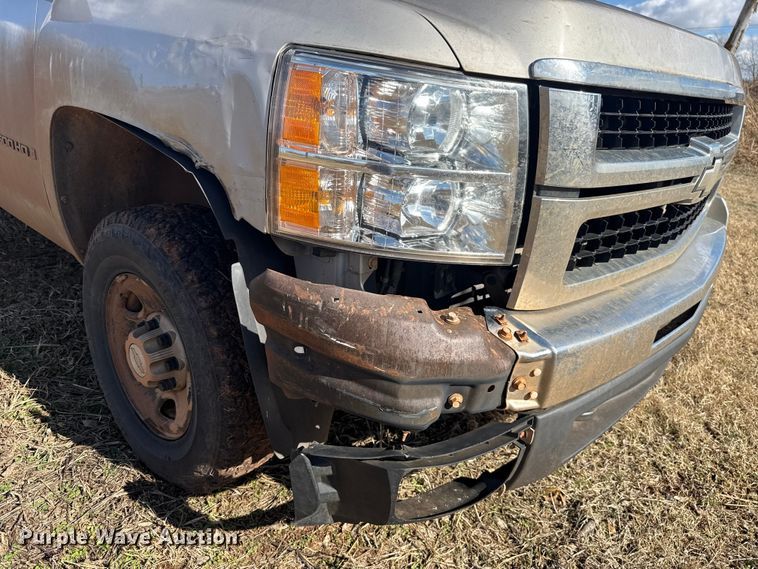 image for item ES5649 2007 Chevrolet Silverado 2500HD Ext. Cab pickup truck