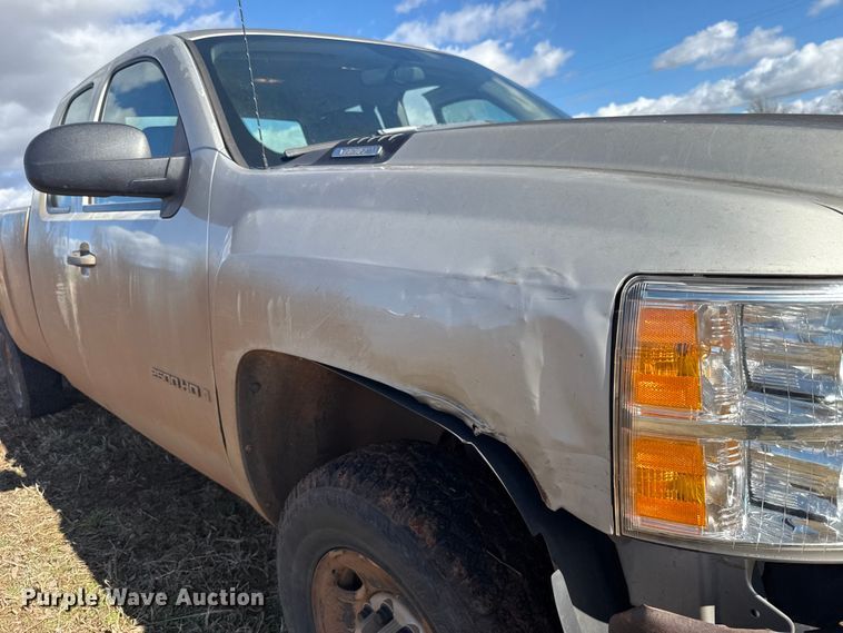 image for item ES5649 2007 Chevrolet Silverado 2500HD Ext. Cab pickup truck