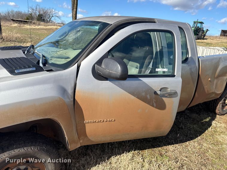 image for item ES5649 2007 Chevrolet Silverado 2500HD Ext. Cab pickup truck
