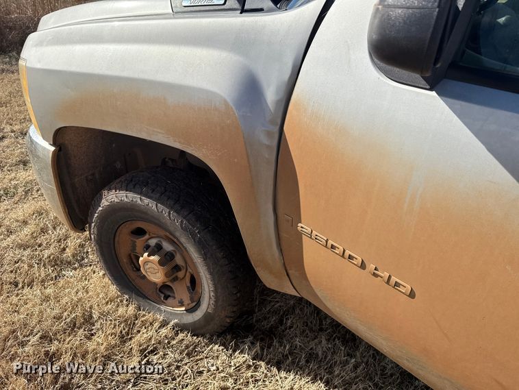 image for item ES5649 2007 Chevrolet Silverado 2500HD Ext. Cab pickup truck