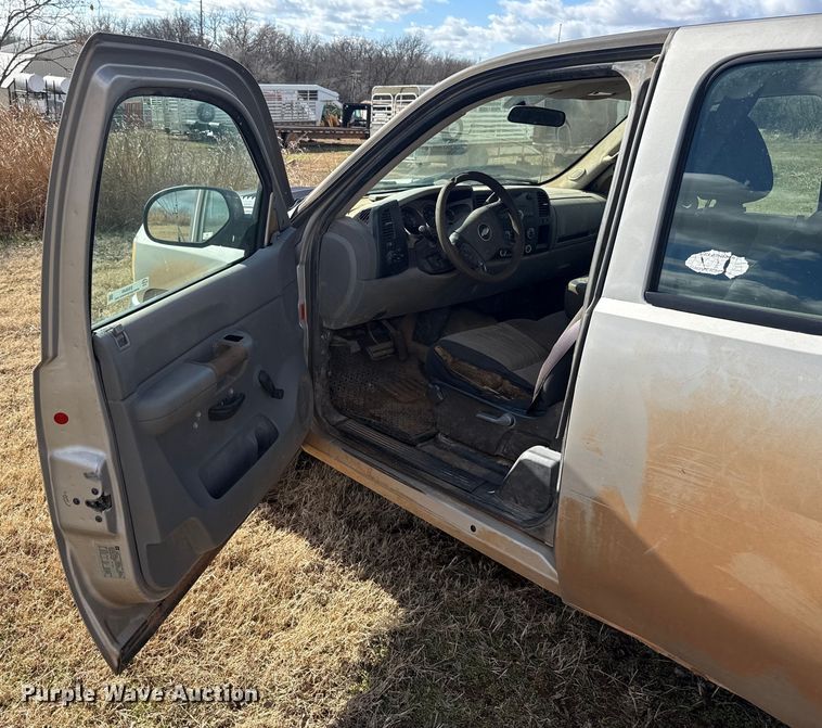 image for item ES5649 2007 Chevrolet Silverado 2500HD Ext. Cab pickup truck