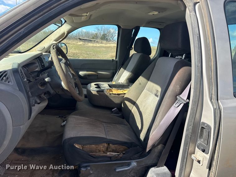 image for item ES5649 2007 Chevrolet Silverado 2500HD Ext. Cab pickup truck