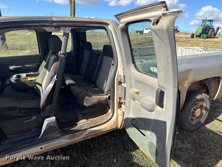 image for item ES5649 2007 Chevrolet Silverado 2500HD Ext. Cab pickup truck