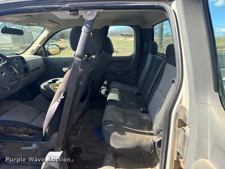 image for item ES5649 2007 Chevrolet Silverado 2500HD Ext. Cab pickup truck