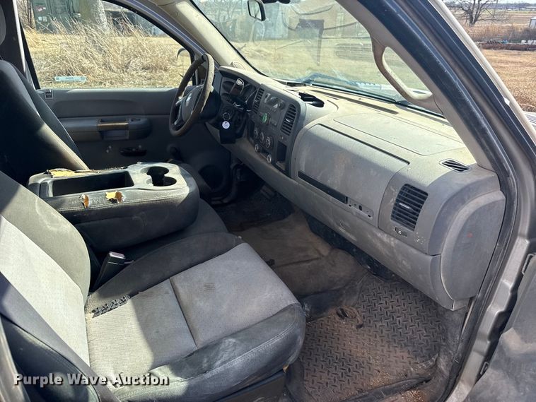 image for item ES5649 2007 Chevrolet Silverado 2500HD Ext. Cab pickup truck