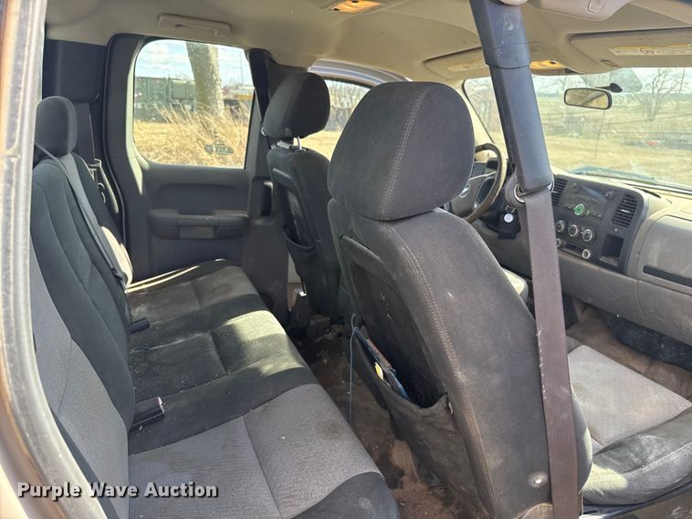 image for item ES5649 2007 Chevrolet Silverado 2500HD Ext. Cab pickup truck