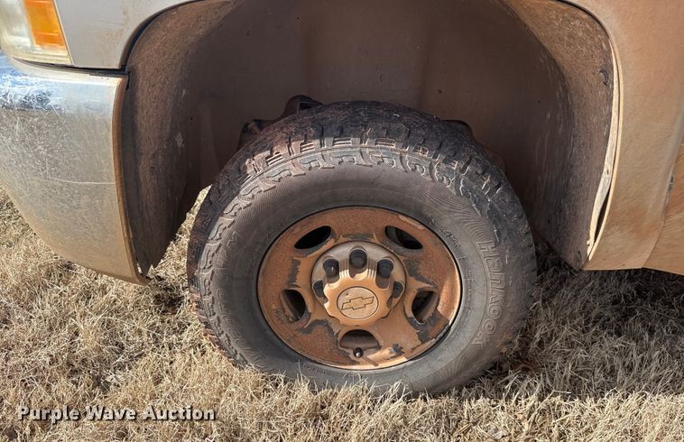 image for item ES5649 2007 Chevrolet Silverado 2500HD Ext. Cab pickup truck