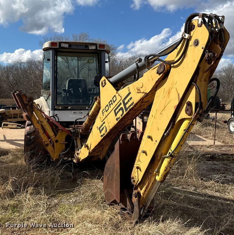 image for item ES5652 1997 New Holland 555E backhoe