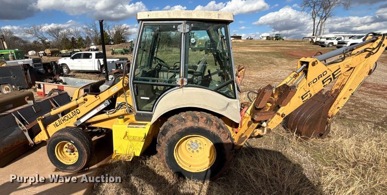 image for item ES5652 1997 New Holland 555E backhoe