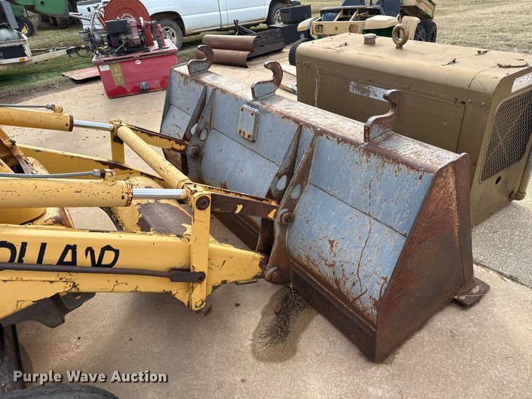 image for item ES5652 1997 New Holland 555E backhoe