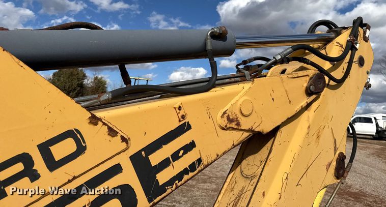 image for item ES5652 1997 New Holland 555E backhoe