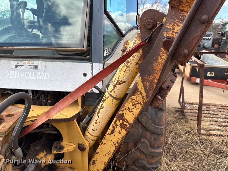 image for item ES5652 1997 New Holland 555E backhoe