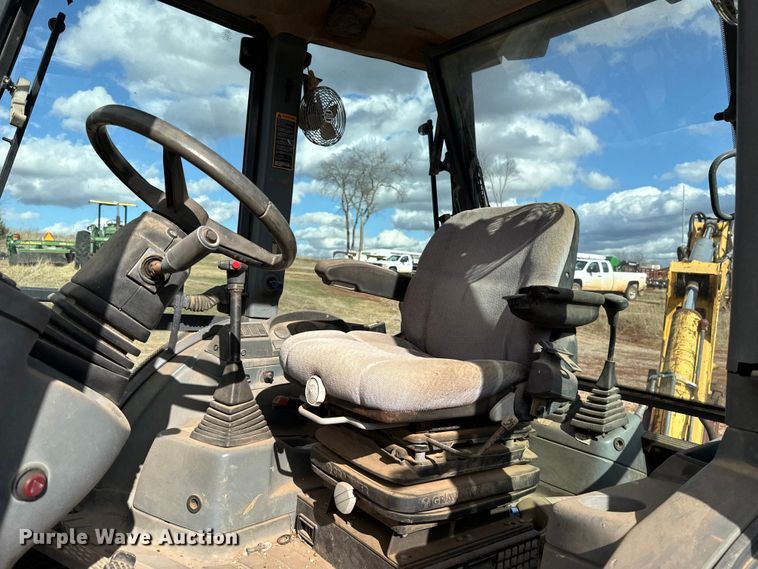 image for item ES5652 1997 New Holland 555E backhoe