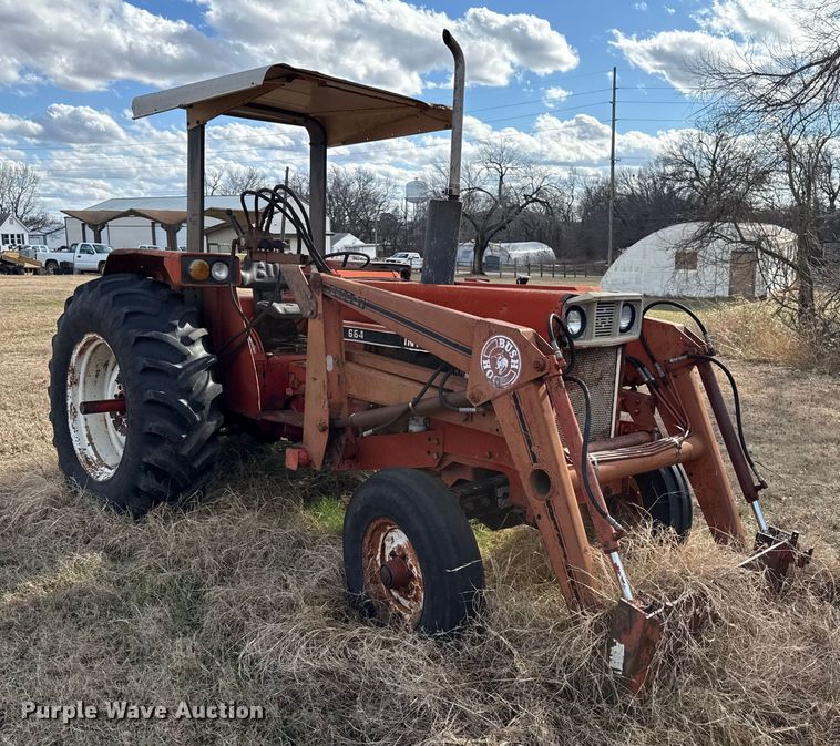 image for item ES5653 International 684 tractor