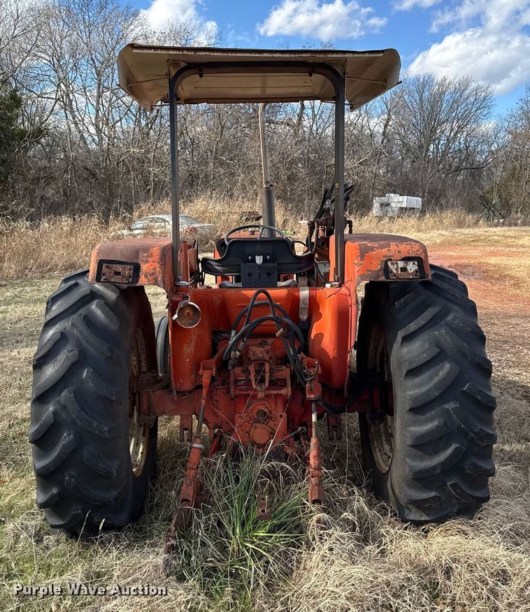 image for item ES5653 International 684 tractor