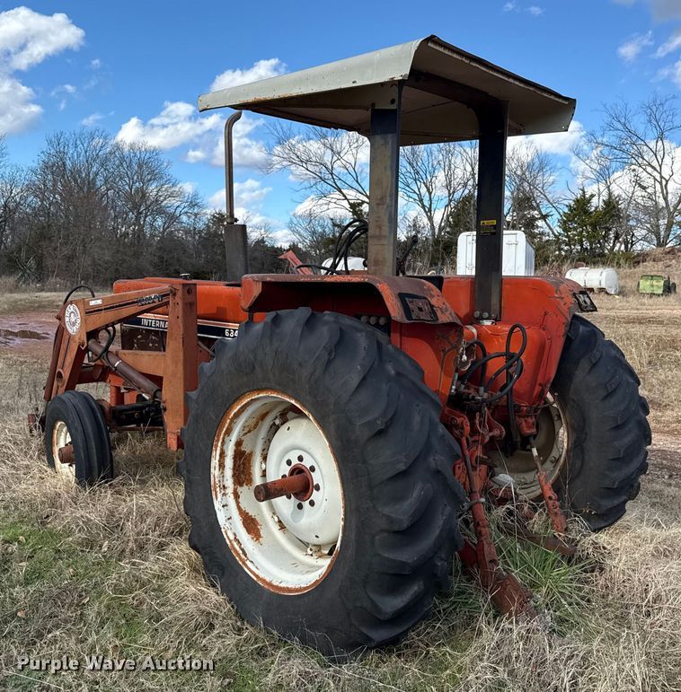 image for item ES5653 International 684 tractor