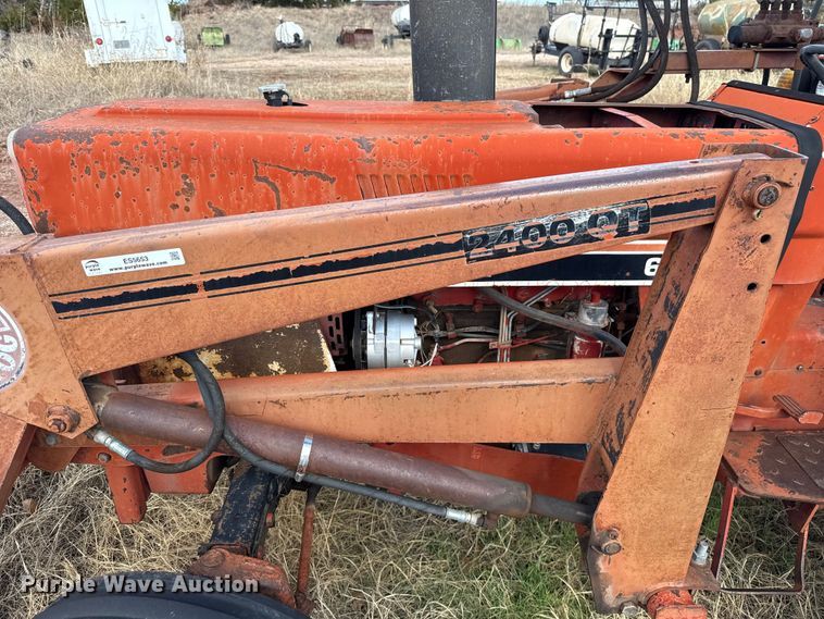 image for item ES5653 International 684 tractor