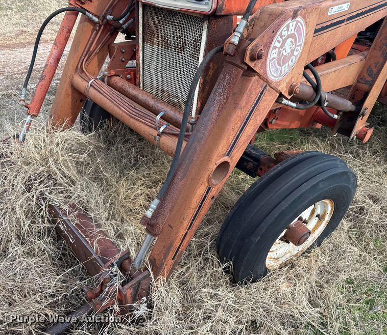 image for item ES5653 International 684 tractor