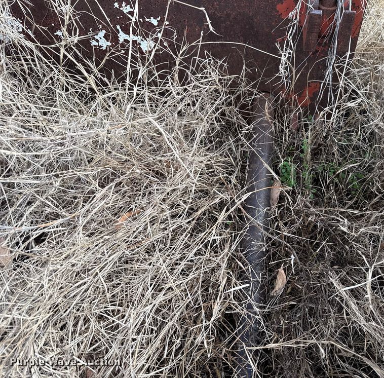 image for item ES5653 International 684 tractor