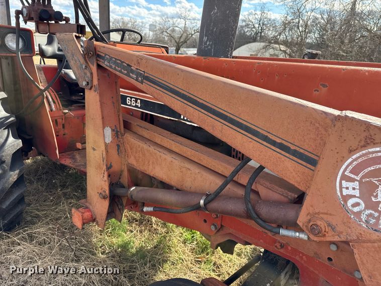 image for item ES5653 International 684 tractor