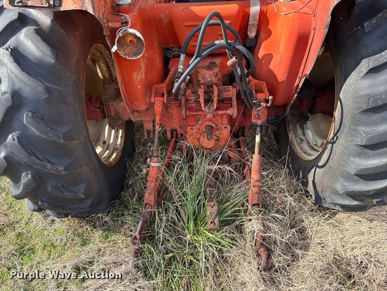 image for item ES5653 International 684 tractor