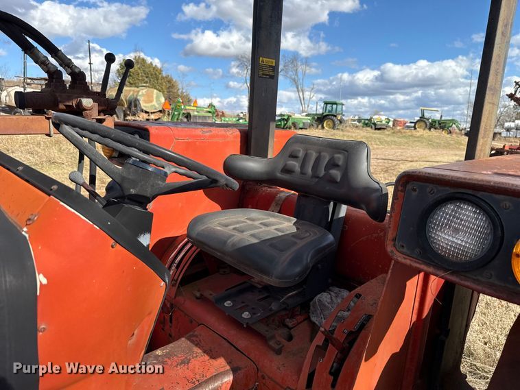image for item ES5653 International 684 tractor