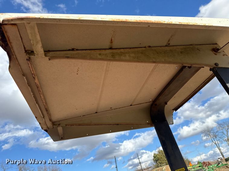 image for item ES5653 International 684 tractor