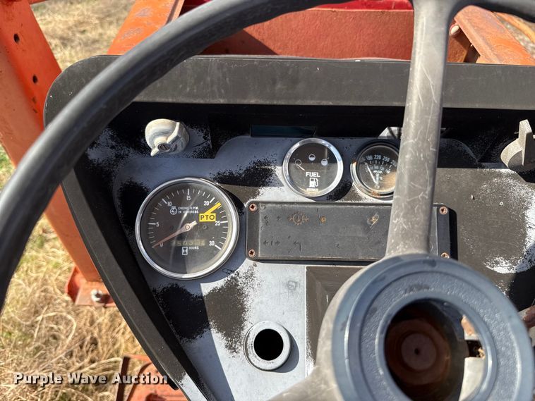 image for item ES5653 International 684 tractor