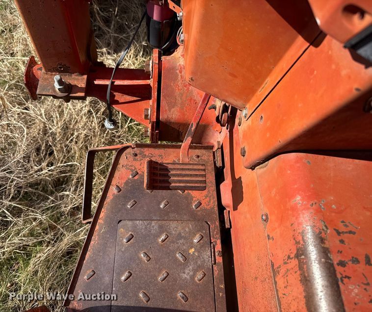 image for item ES5653 International 684 tractor