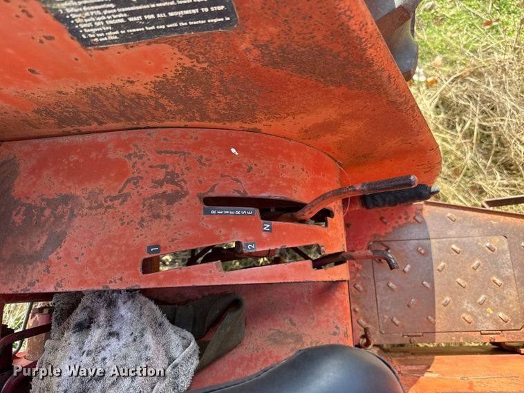 image for item ES5653 International 684 tractor